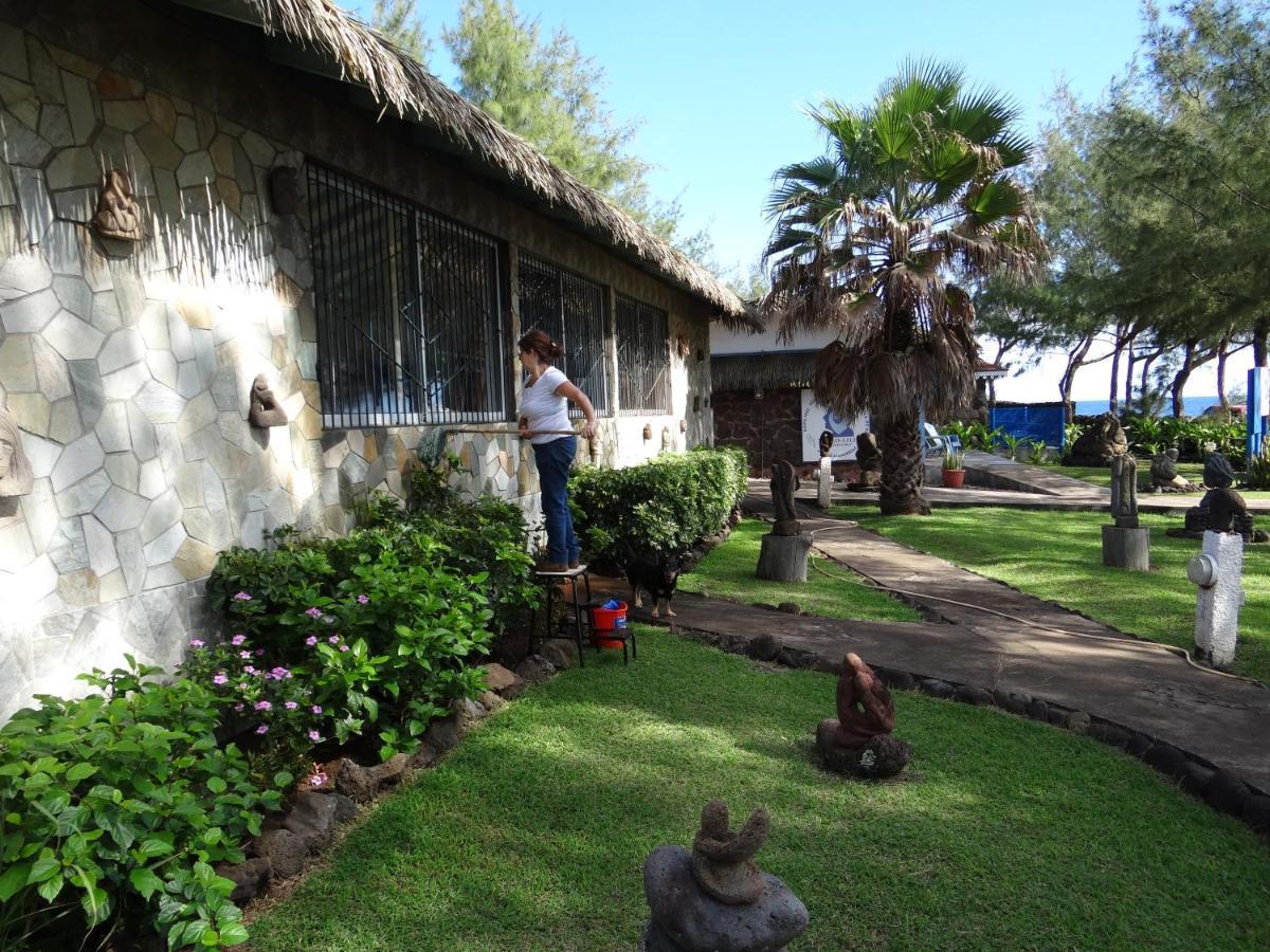 Hotel Boutique La Perouse Hanga Roa Exterior photo